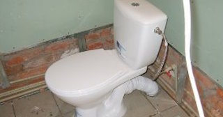 Установка приставного унитаза в Нововоронеже - монтаж и подключение, СантехДомНвв от 5151 рублей