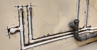 Штробление стен под трубы водоснабжения в Нововоронеже - доступные цены от 516 руб